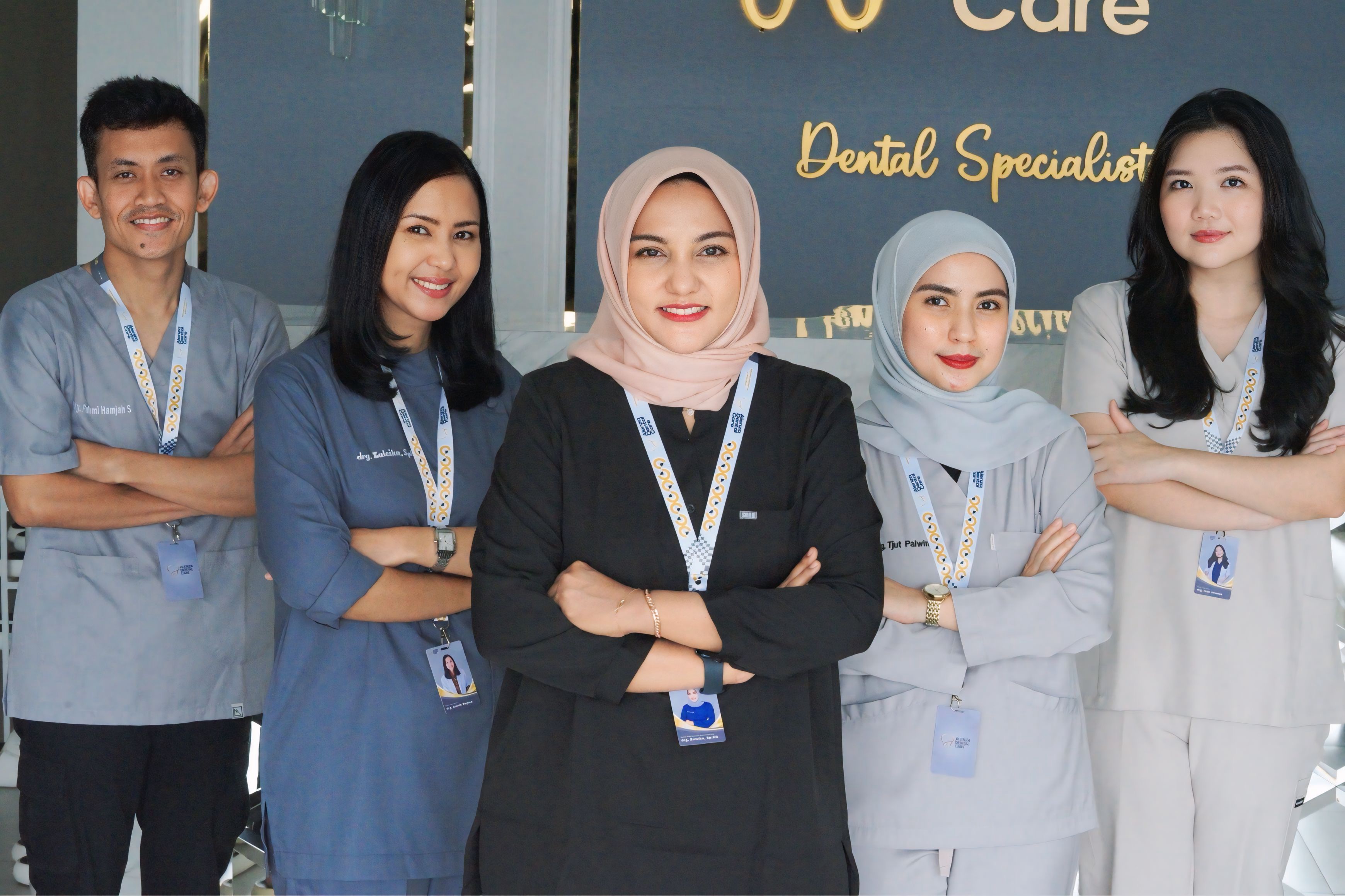 Tim dokter Alenza Dental
