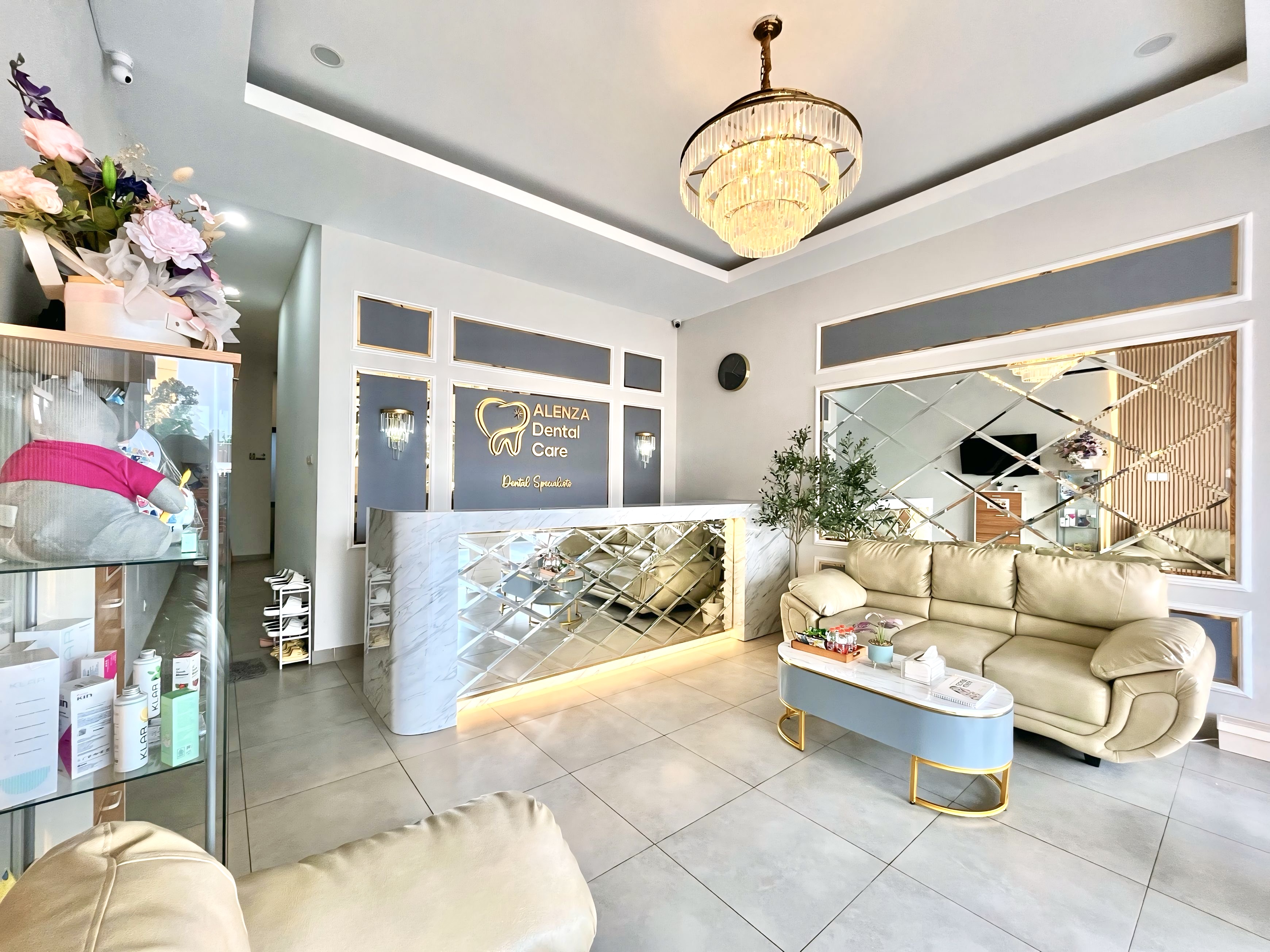 Lobby Alenza Dental Care